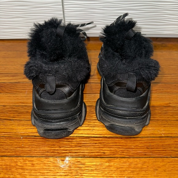 100% Authentic Balenciaga triple s sneakers - Picture 5 of 6